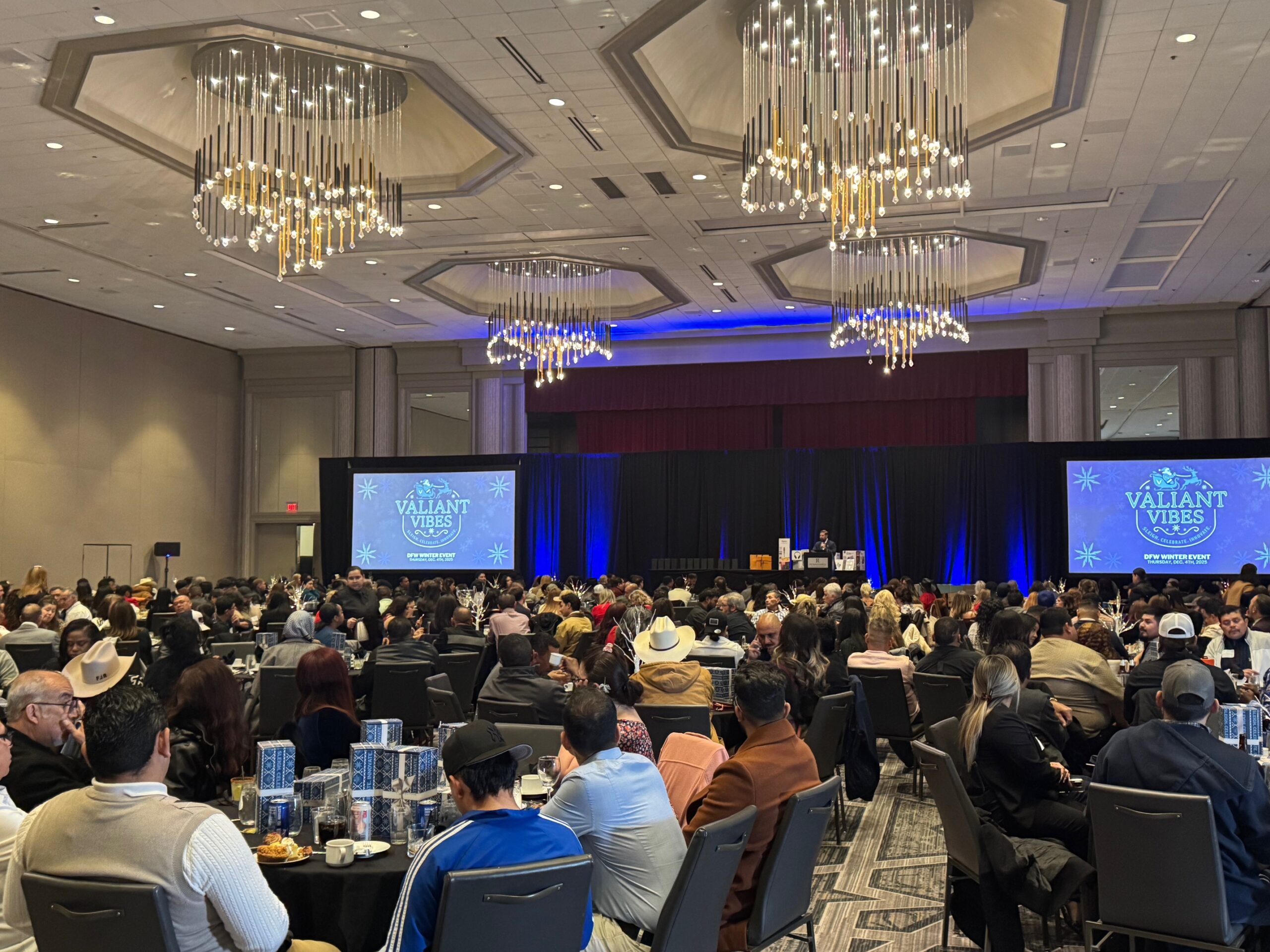 Corporate Magician Brian Masters Performs Strolling magic and stage show for large corporate event.